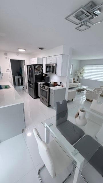 Single Family Residence at 14 S FILLMORE ST, BEVERLY HILLS, photo 6 of 20