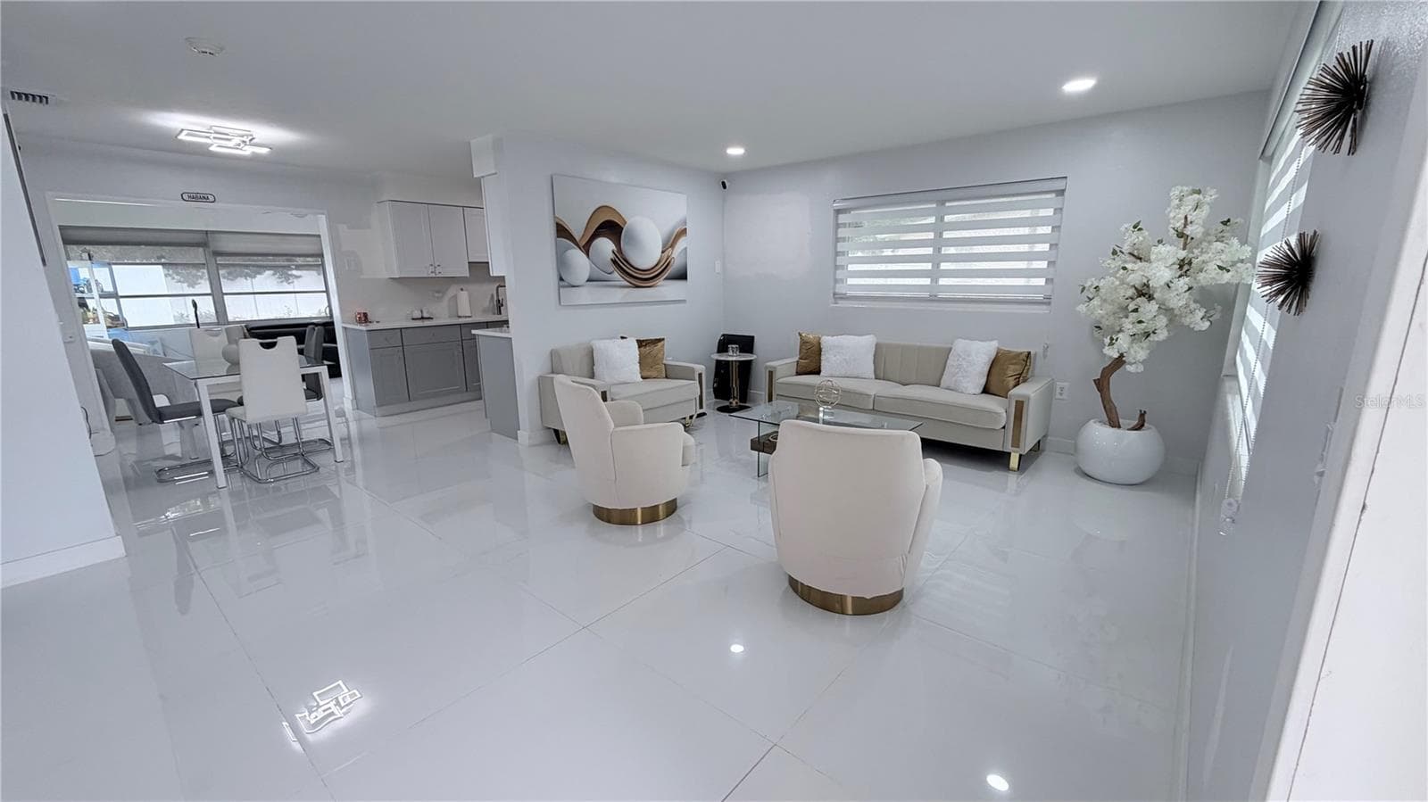 Single Family Residence at 14 S FILLMORE ST, BEVERLY HILLS, photo 8 of 20