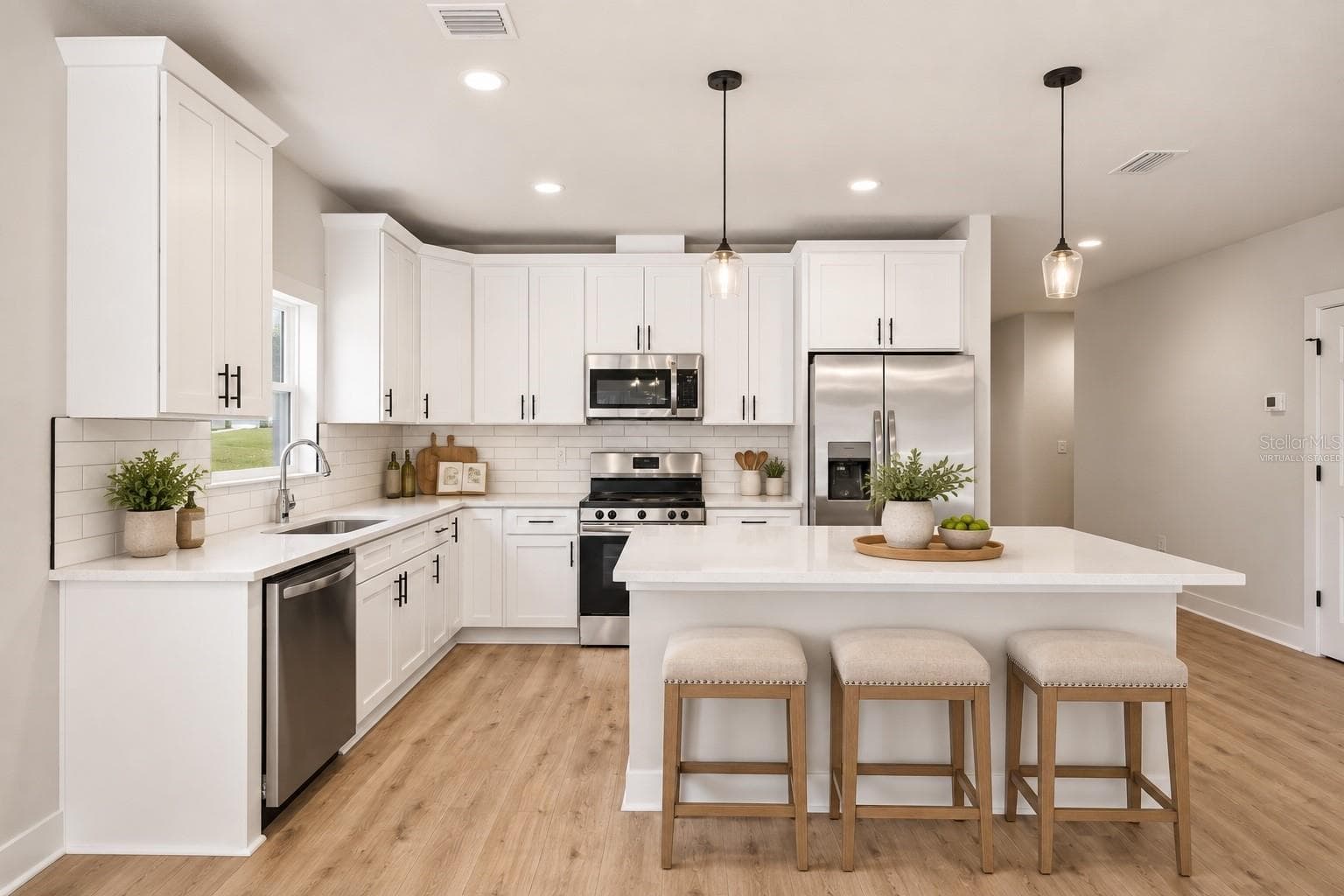 VIRTUALLY STAGED - 13014 DOWNY WOODPECKER RD, WEEKI WACHEE