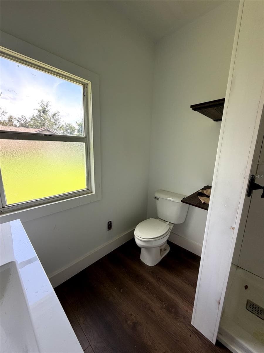 Hall Bathroom - 38404 MICKLER RD, DADE CITY