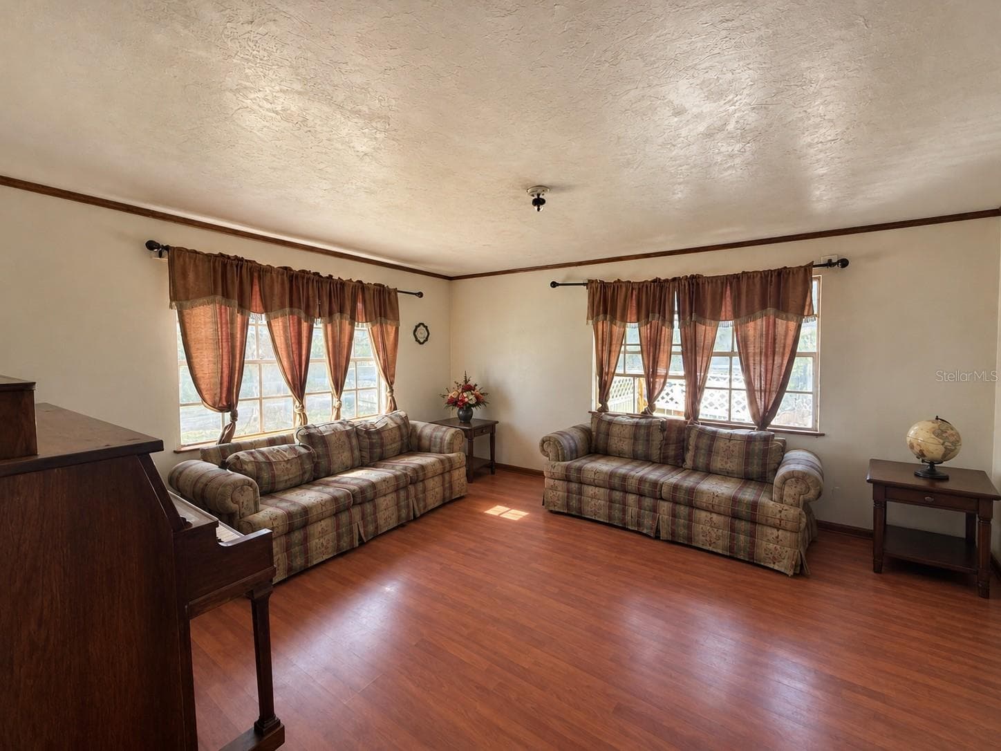 virtually stage - 18523 NW 231ST ST, HIGH SPRINGS