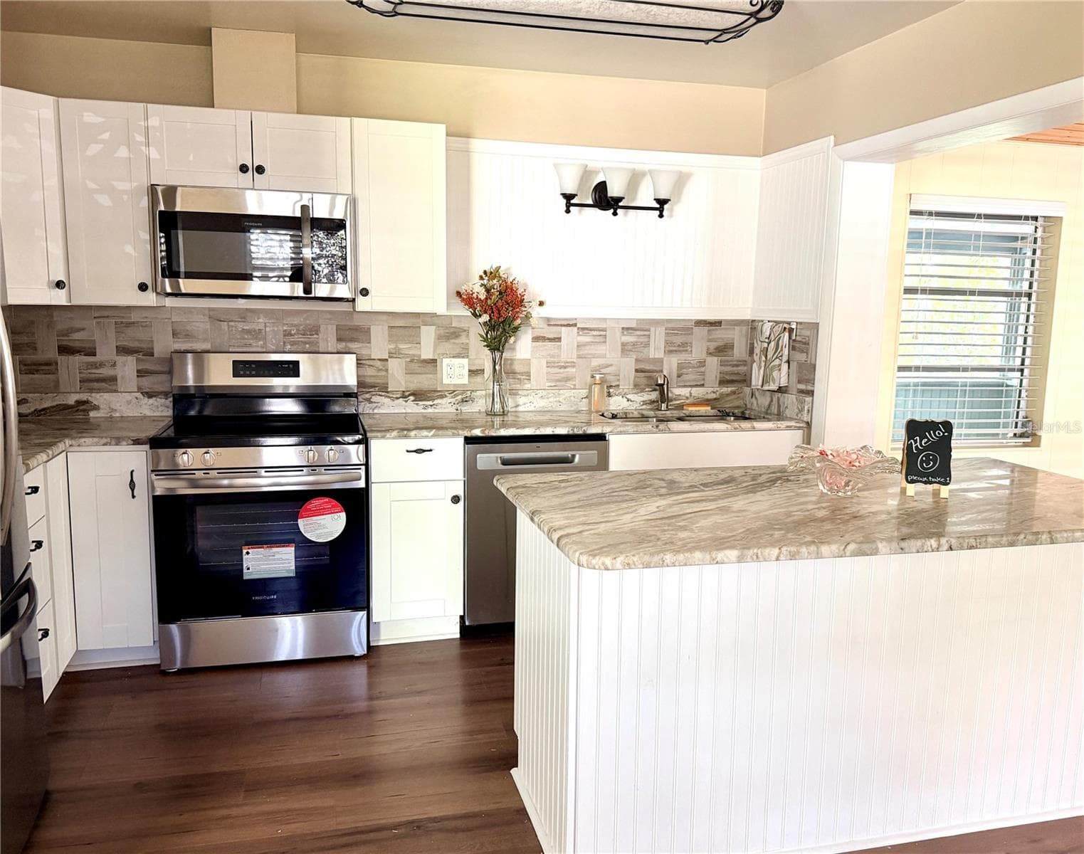 Single Family Residence at 5507 HARBOR RD, BRADENTON, photo 9 of 36