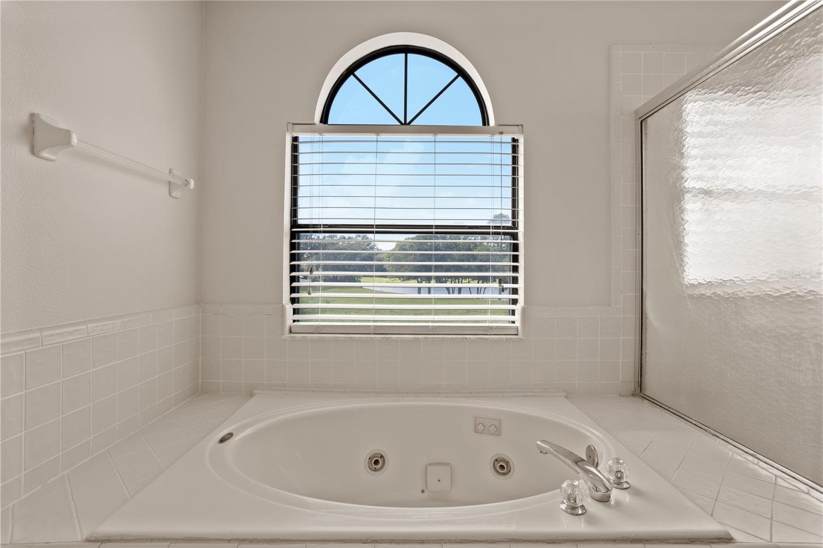 Primary tub - 518 HUXFORD CT, LAKE MARY