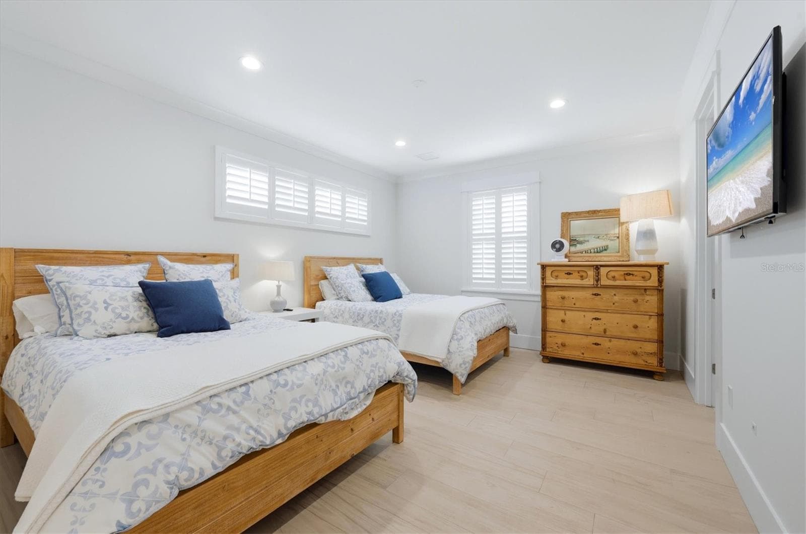 Single Family Residence at 3913 ROBERTS POINT RD, SARASOTA, photo 11 of 24