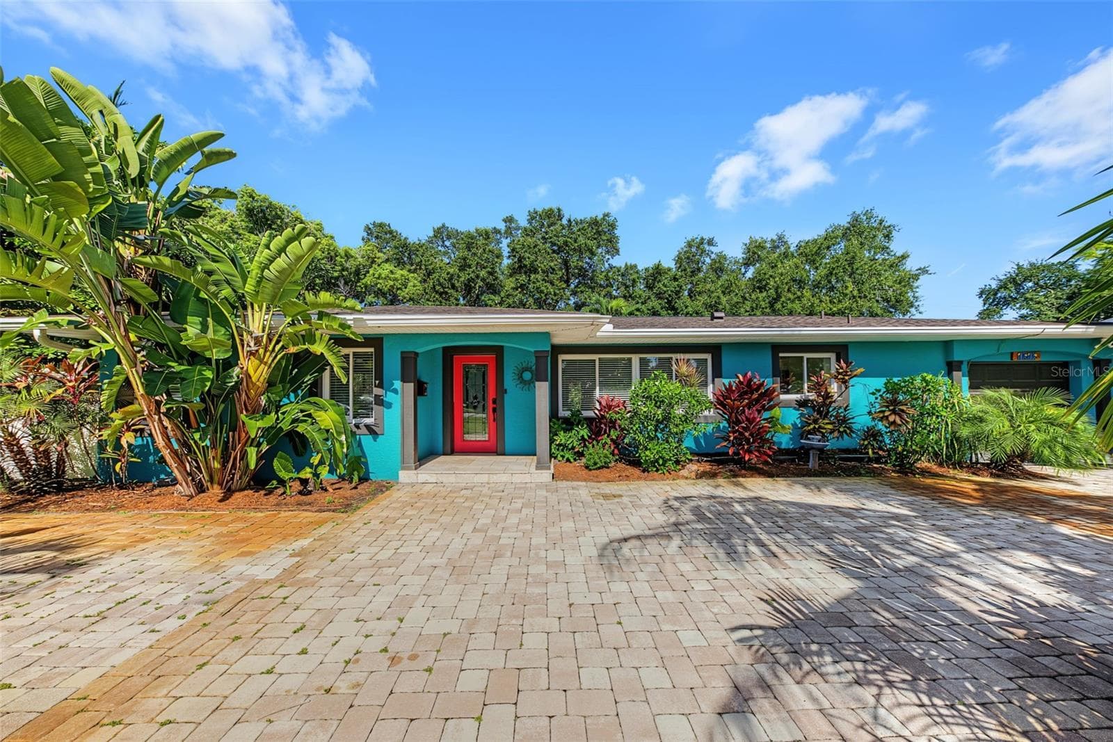 Exterior Front 2 - 1616 INDIAN ROCKS RD, BELLEAIR