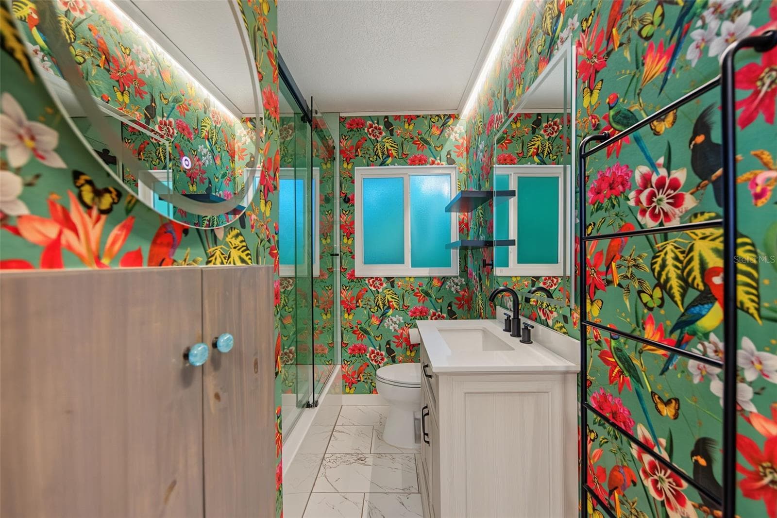 Hall Bath 1 - 1616 INDIAN ROCKS RD, BELLEAIR