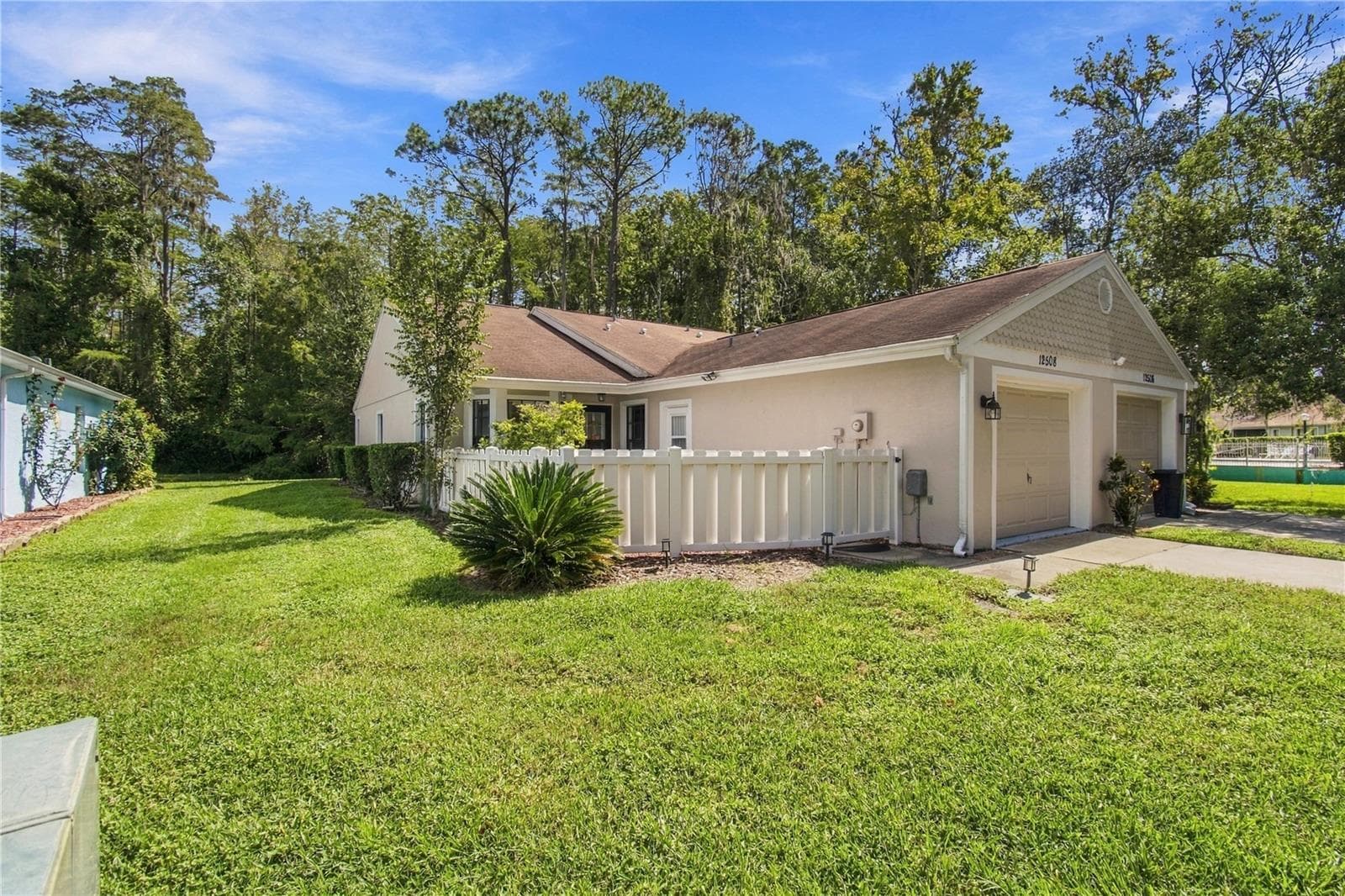 Villa at 12508 HOLLYBROOK LN, HUDSON, photo 3 of 50