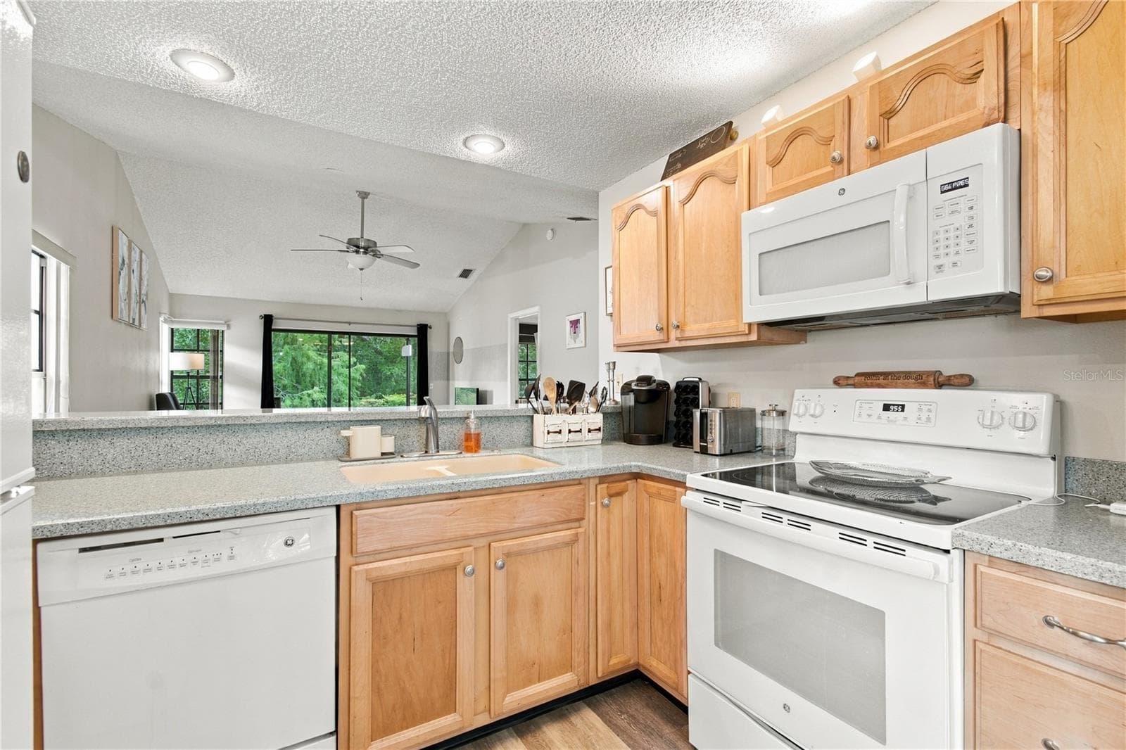 Villa at 12508 HOLLYBROOK LN, HUDSON, photo 12 of 50
