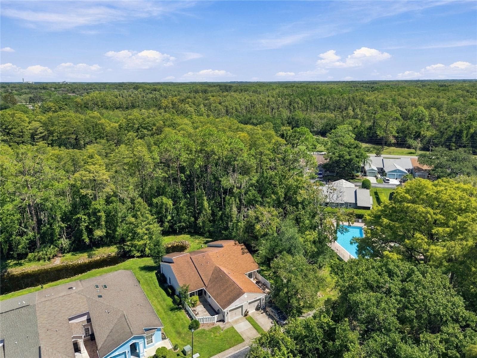 Villa at 12508 HOLLYBROOK LN, HUDSON, photo 48 of 50