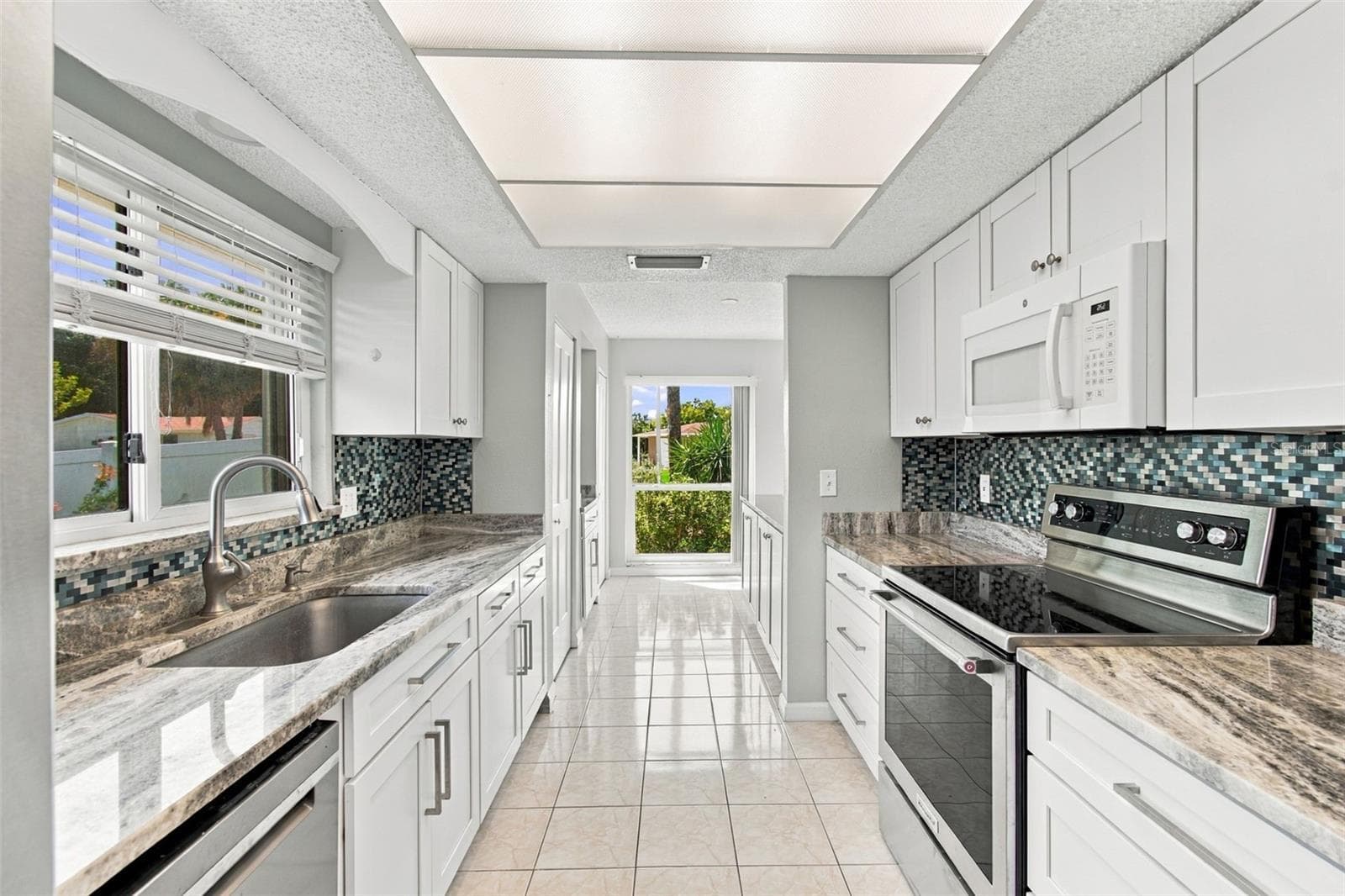 Single Family Residence at 4880 SHELL STREAM BLVD, NEW PORT RICHEY, photo 10 of 46