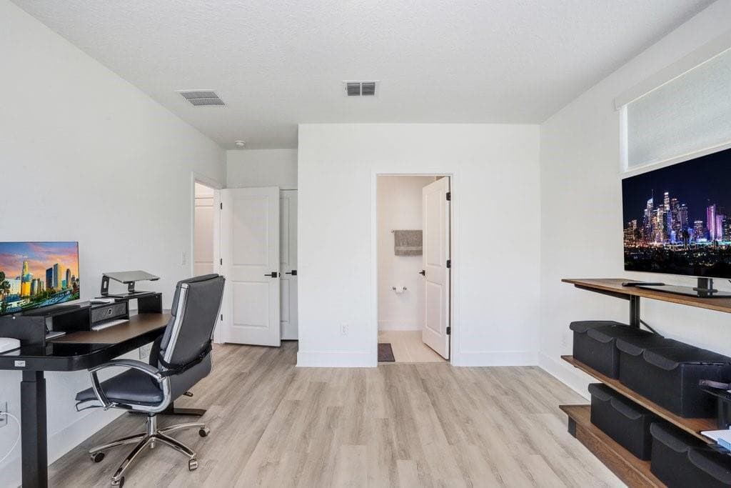 Townhouse at 2506 W CLEVELAND ST #20, TAMPA, photo 6 of 35