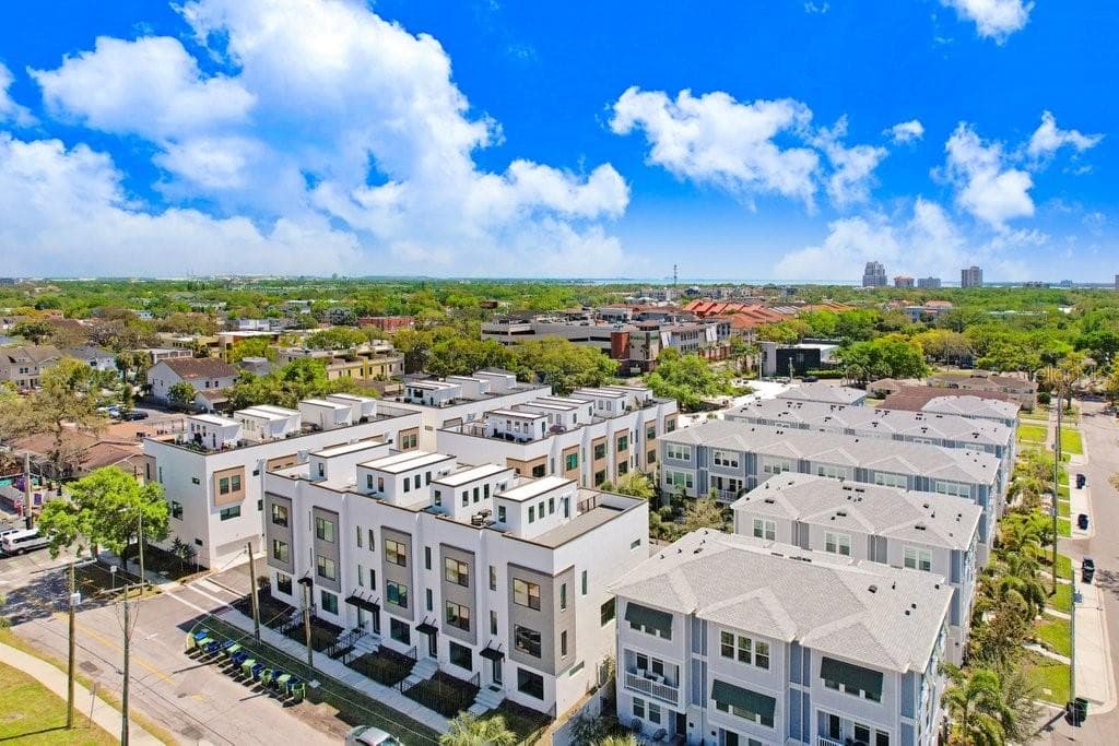 Townhouse at 2506 W CLEVELAND ST #20, TAMPA, photo 33 of 35