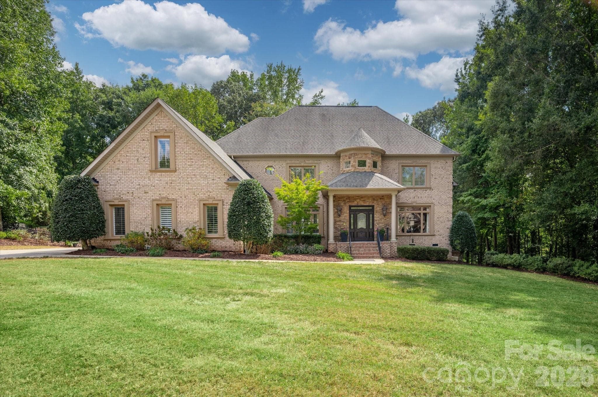 Full brick home - 1005 Firethorne Club Drive, Marvin