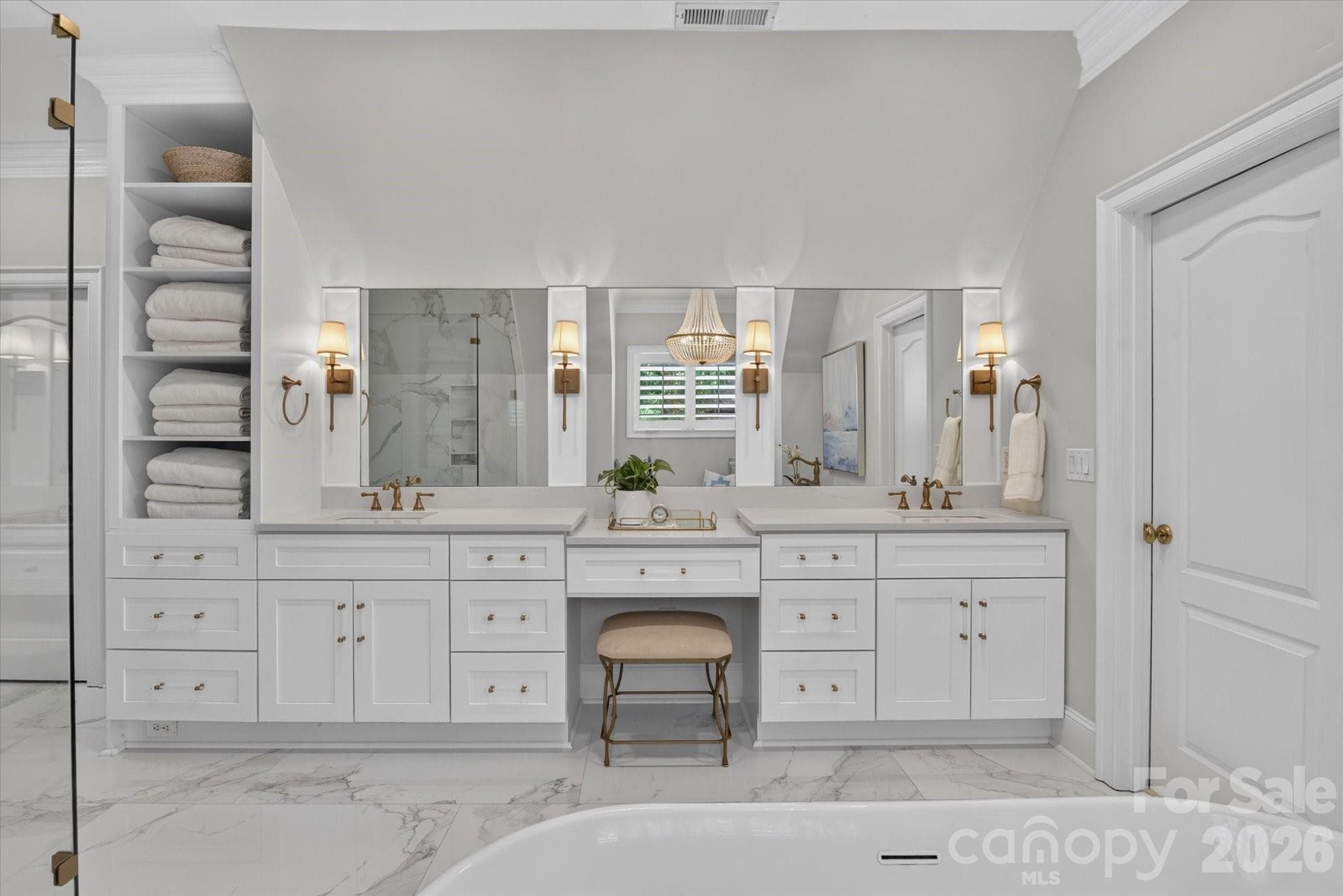 Dual vanities and plenty of storage - 1005 Firethorne Club Drive, Marvin