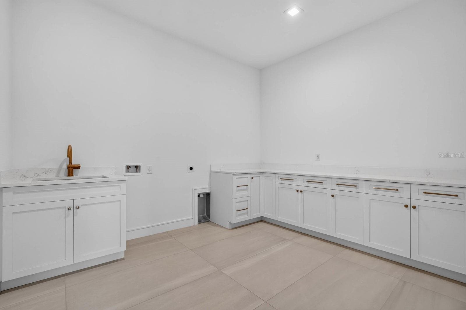 Single Family Residence at 100 LA TOSCANA ROTONDA, ORMOND BEACH, photo 31 of 74