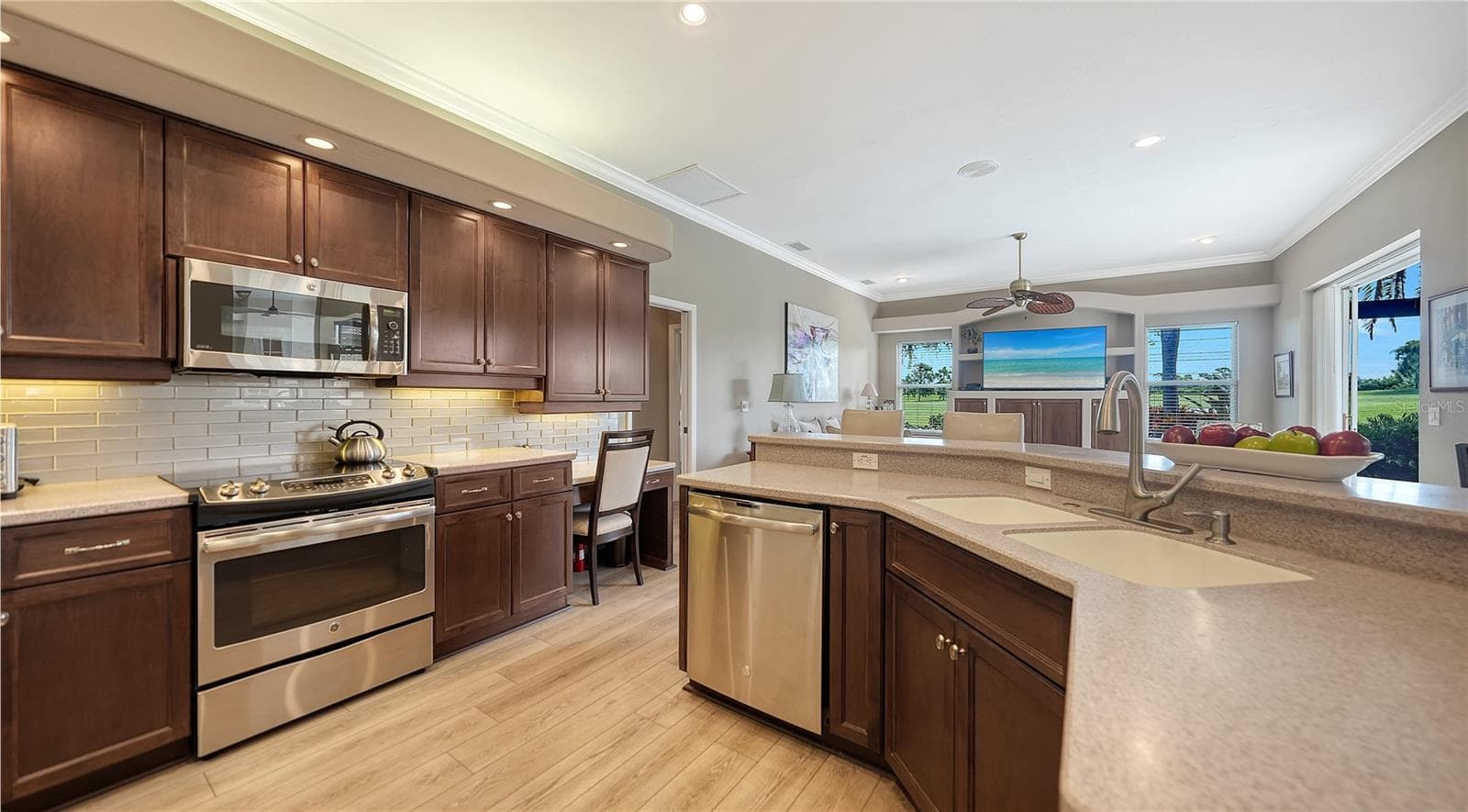 Single Family Residence at 116 VENTANA WAY, VENICE, photo 14 of 68