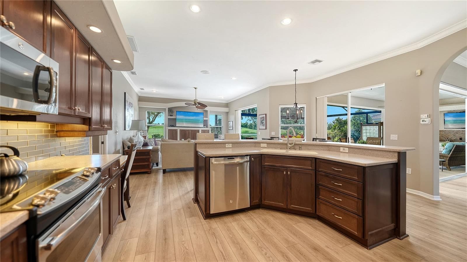 Single Family Residence at 116 VENTANA WAY, VENICE, photo 15 of 68