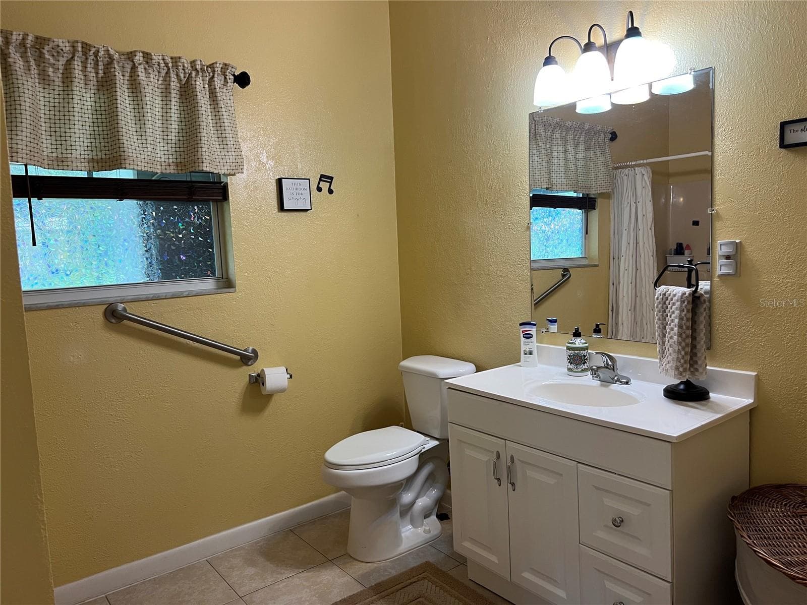 Guest House bathroom - 267 N ORANGE AVE, LAKE HELEN