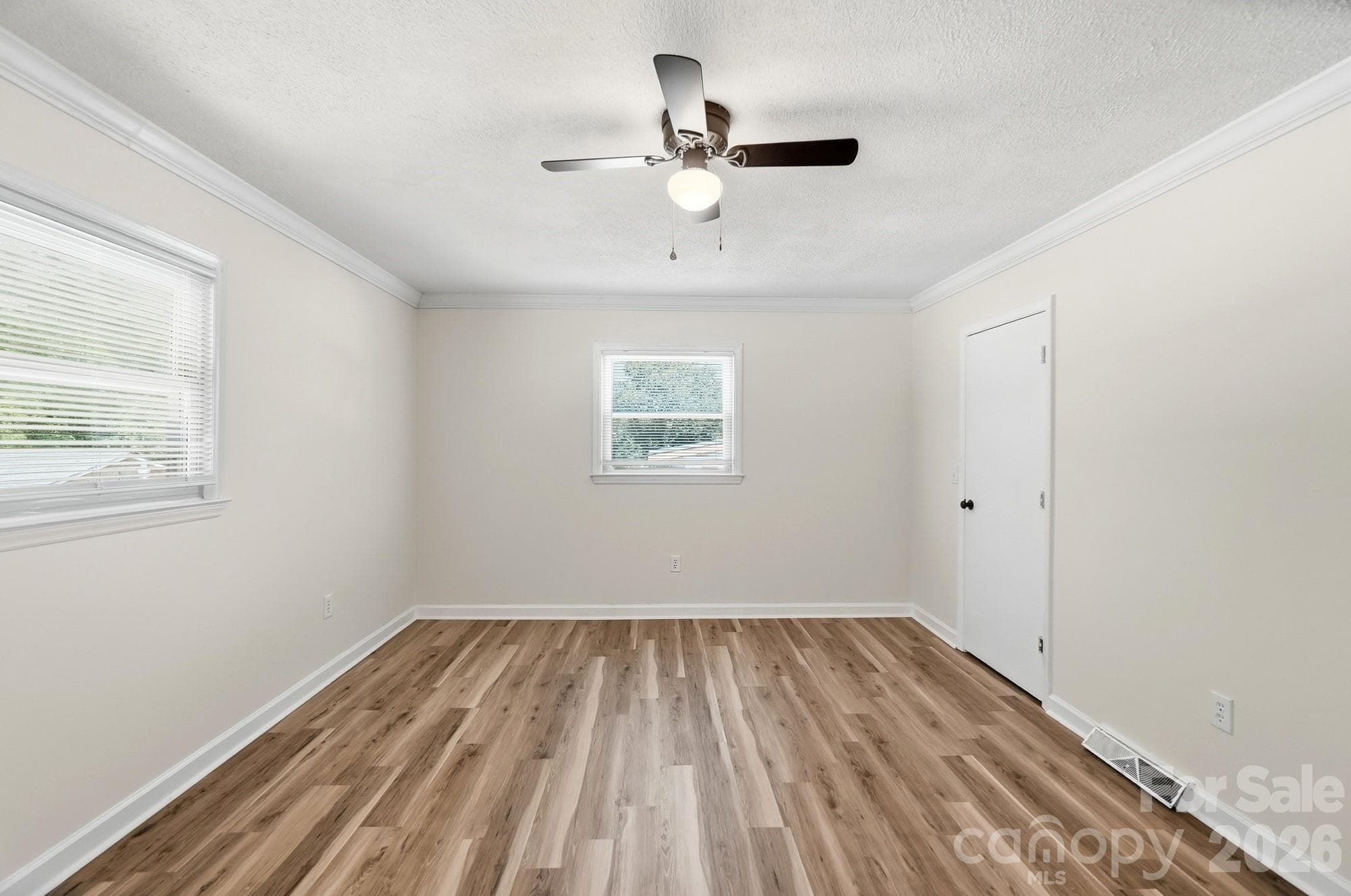 Single Family Residence at 213 Lakeview Drive, Harrisburg, photo 17 of 45