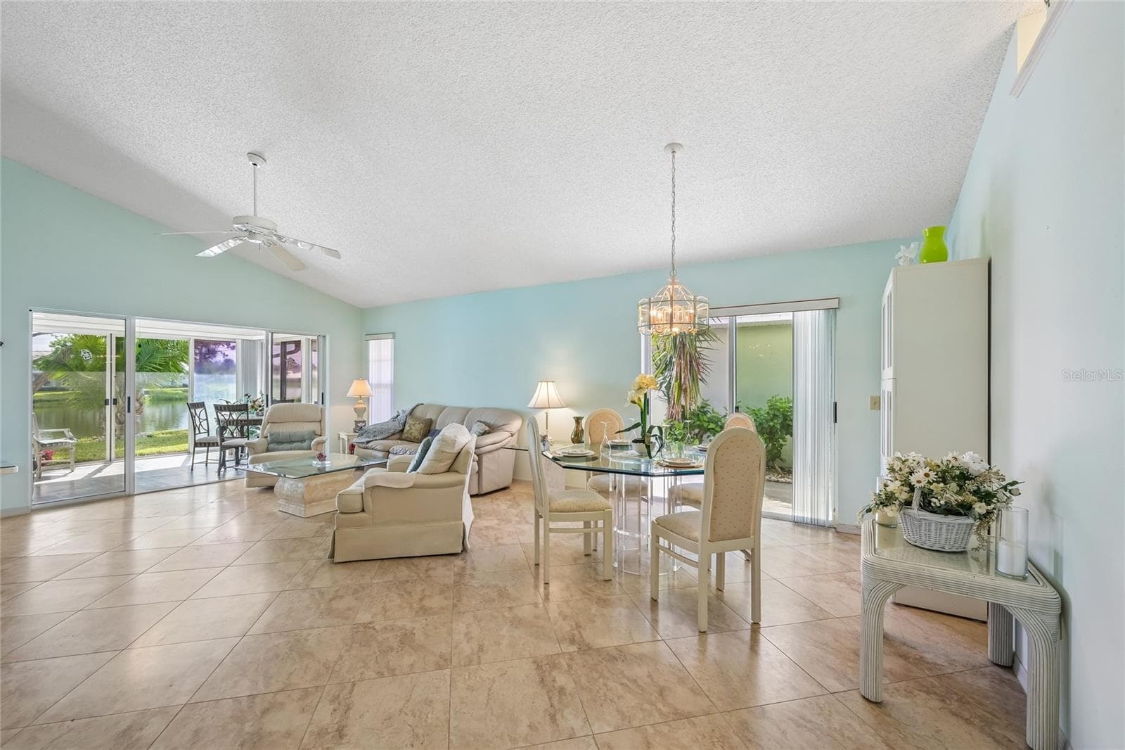 Great room - 805 HARRINGTON LAKE DR N #76, VENICE