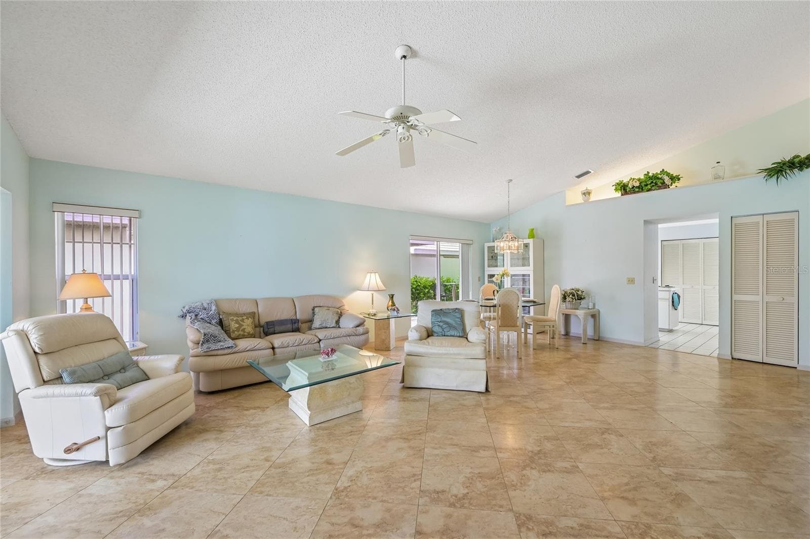 Great room - 805 HARRINGTON LAKE DR N #76, VENICE