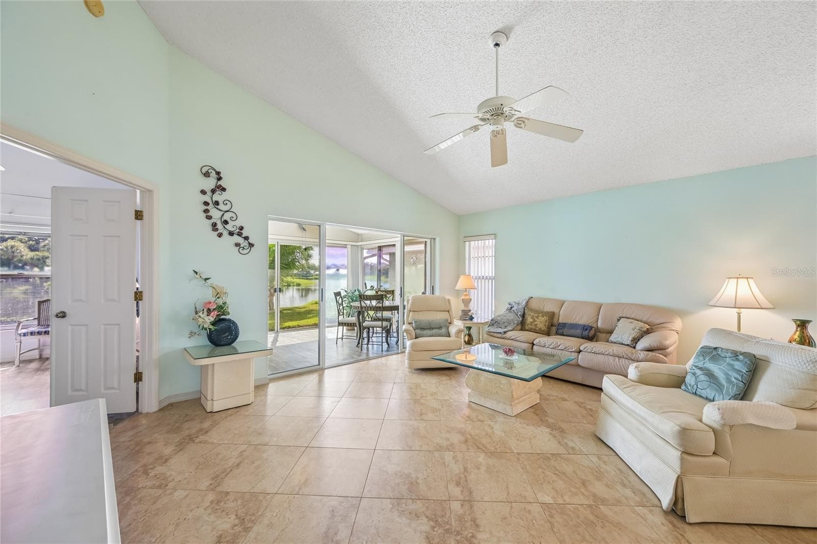 Great room - 805 HARRINGTON LAKE DR N #76, VENICE