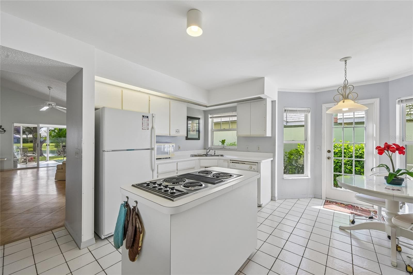 Kitchen - 805 HARRINGTON LAKE DR N #76, VENICE