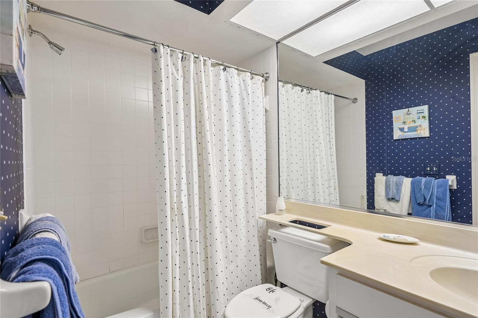 Hall bathroom - 805 HARRINGTON LAKE DR N #76, VENICE