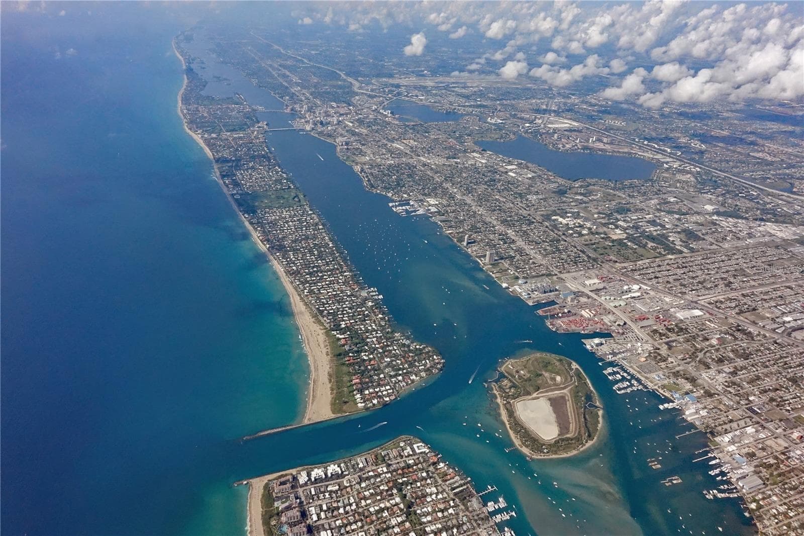 Venice Drone shot - 805 HARRINGTON LAKE DR N #76, VENICE