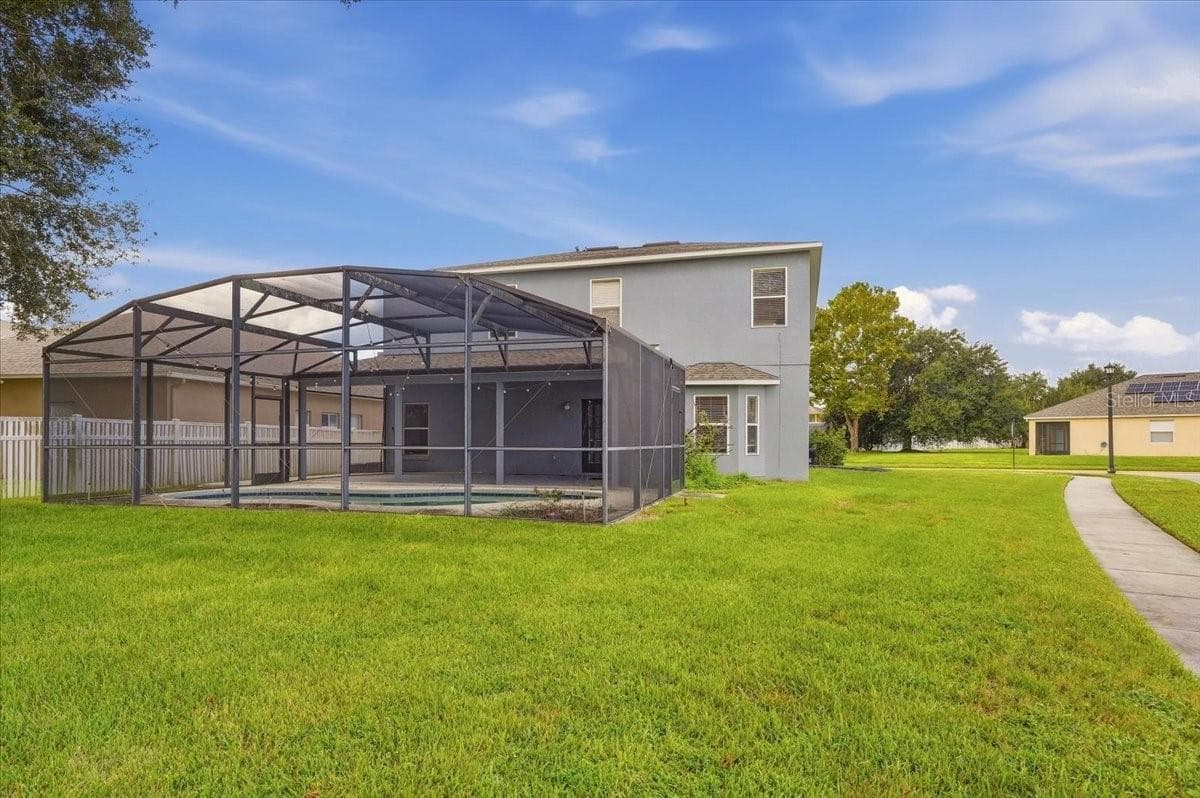 Spacious backyard corner lot - 10003 AUTUMN CREEK LN, ORLANDO