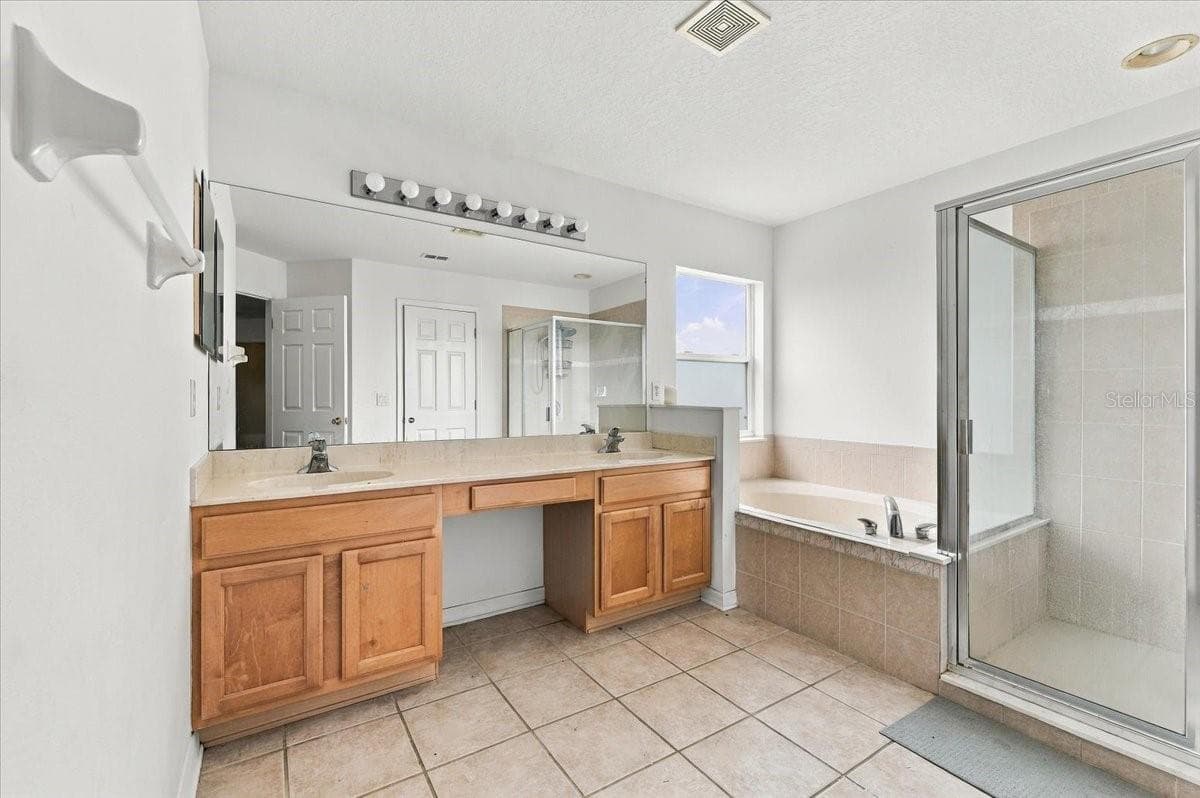 Primary Bathroom - 10003 AUTUMN CREEK LN, ORLANDO