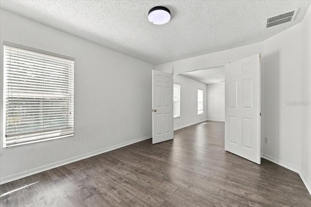 Primary bedroom sitting room - 10003 AUTUMN CREEK LN, ORLANDO