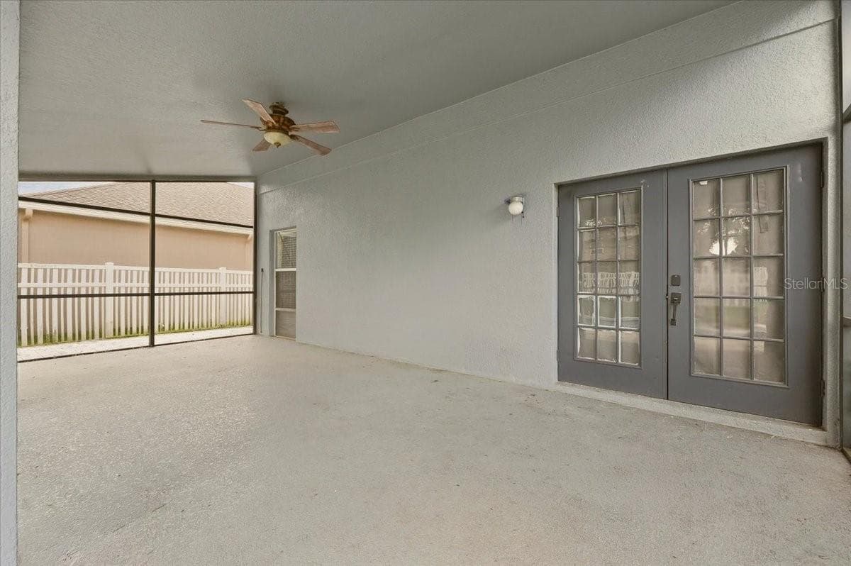Screened in patio - 10003 AUTUMN CREEK LN, ORLANDO