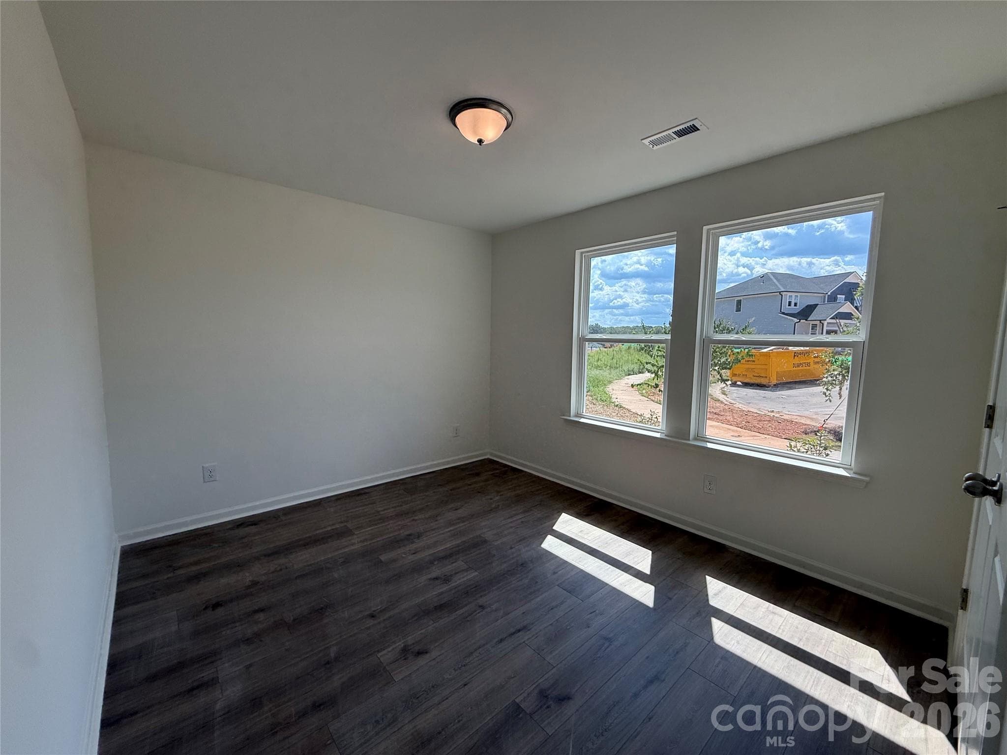 Secondary bedrooms - Monroe