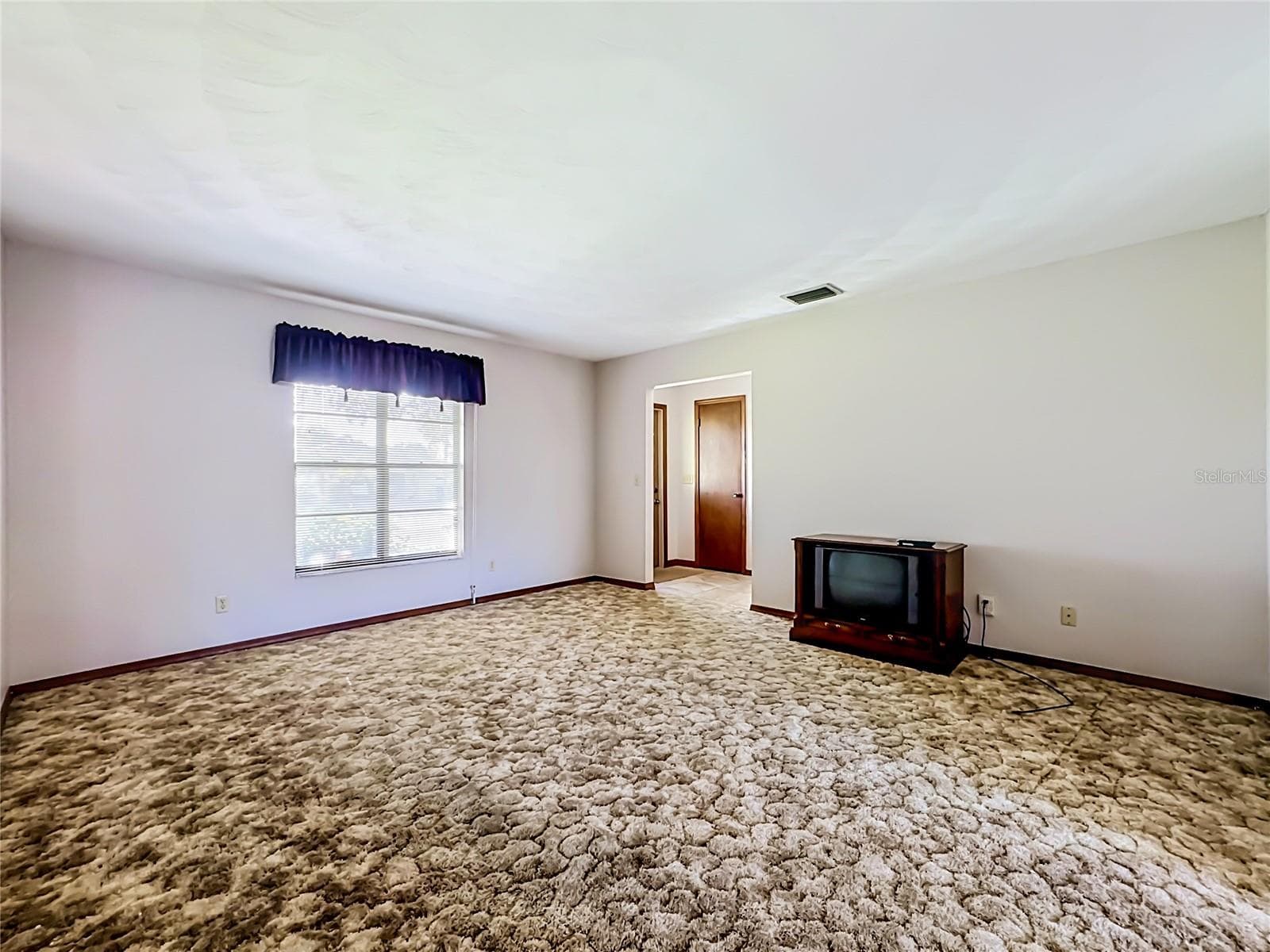 LIVING ROOM - 1104 77TH ST NW, BRADENTON