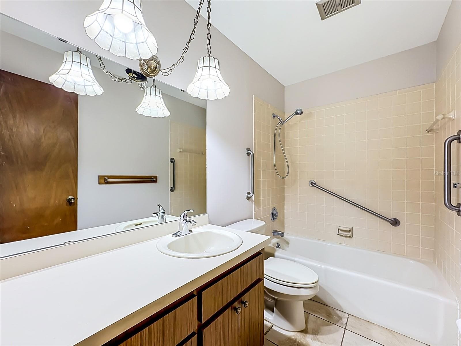 MAIN BATH - 1104 77TH ST NW, BRADENTON