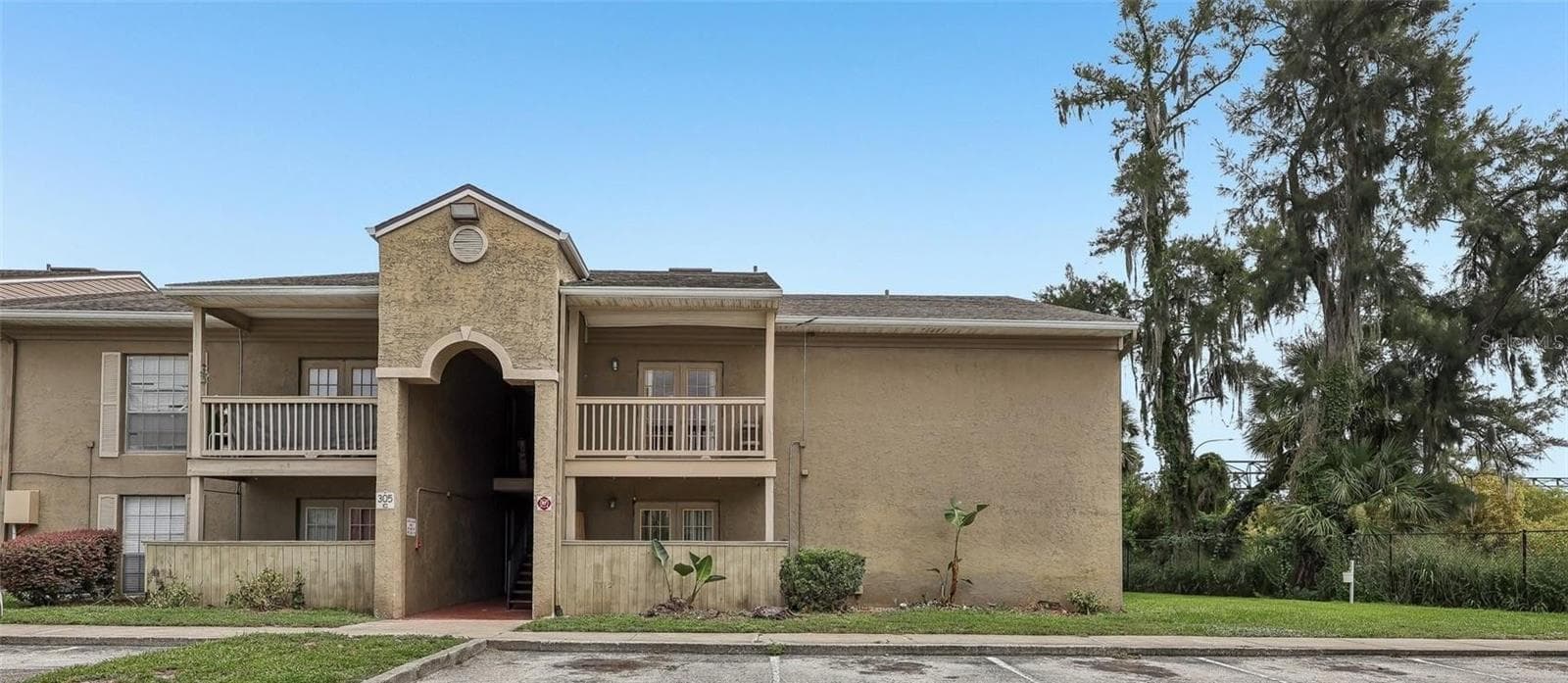 305 WYMORE RD #208