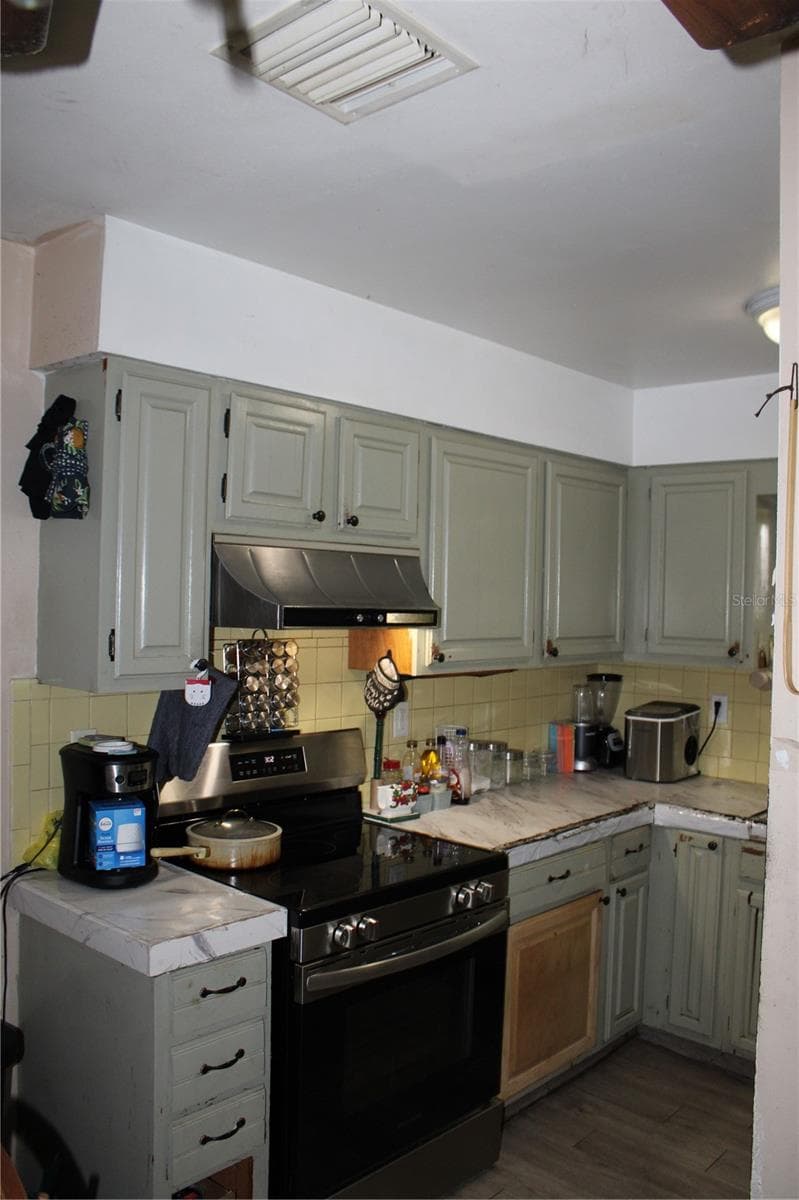 Single Family Residence at 1638 GRAND ST, ORLANDO, photo 13 of 20
