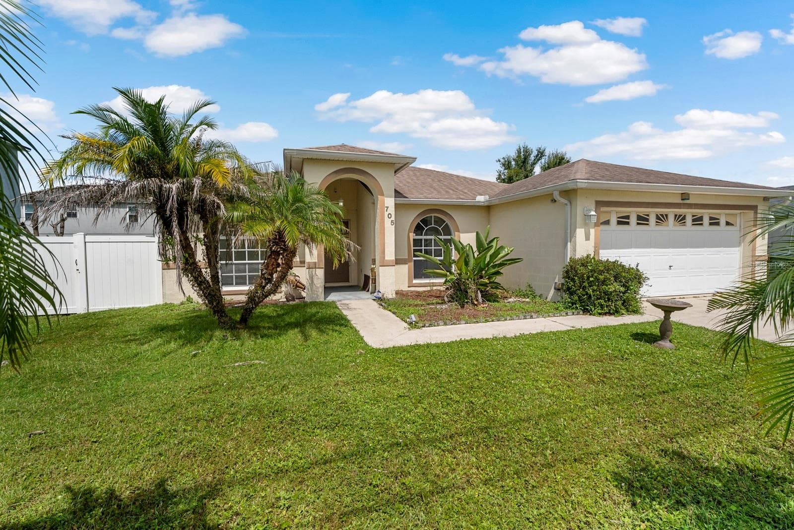 705 ROBIN CT