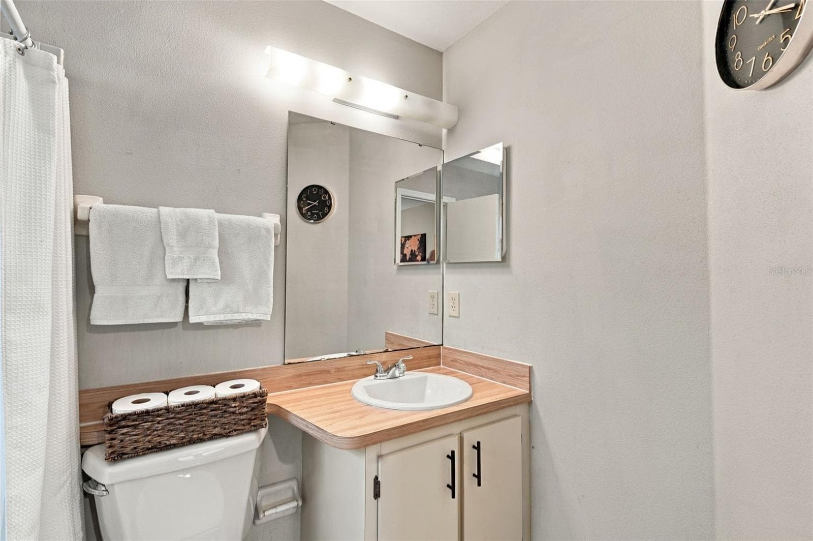 Single Family Residence at 9338 CHANDON DR, ORLANDO, photo 14 of 18