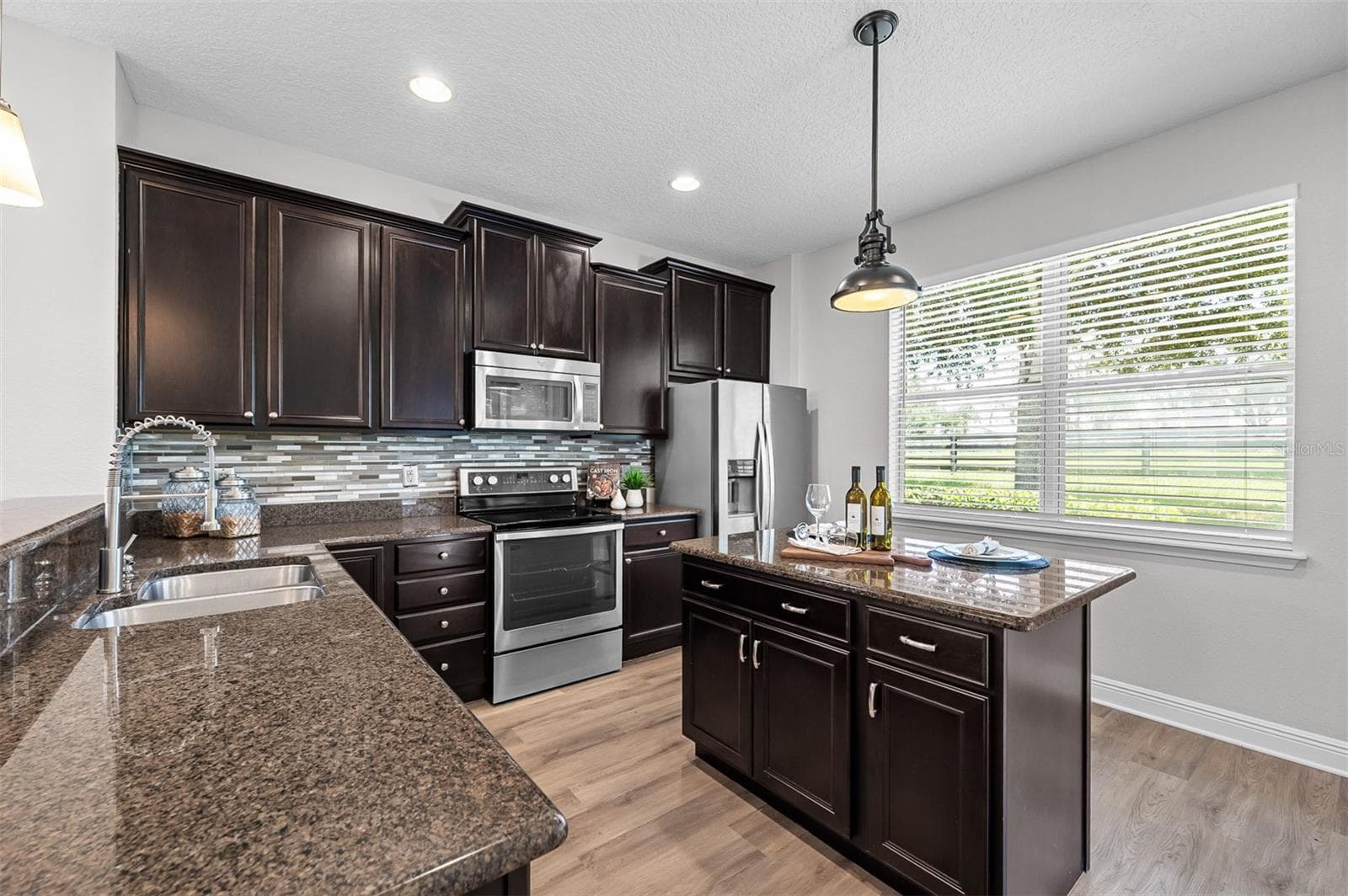 Single Family Residence at 22004 BELGIAN CT, MOUNT DORA, photo 10 of 24
