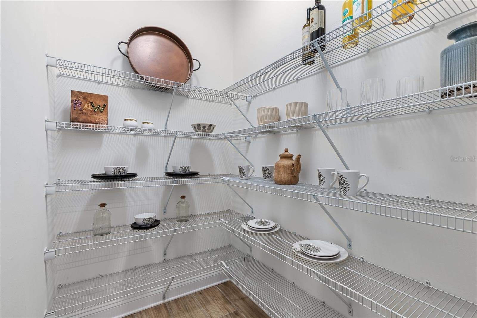Hidden Pantry - 3491 SW 111TH DR, GAINESVILLE
