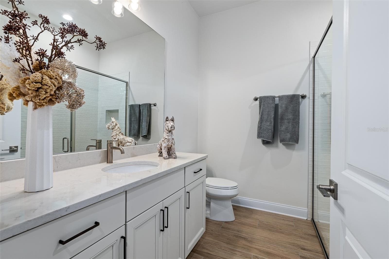 Rear Guest Bathroom - 3491 SW 111TH DR, GAINESVILLE