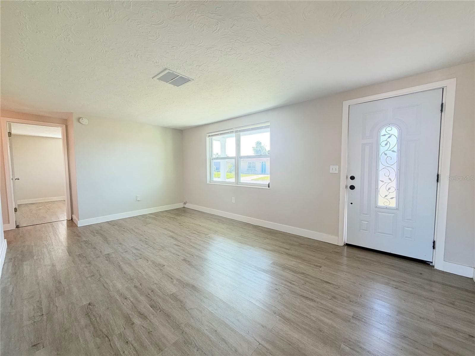 Single Family Residence at 3811 BEECHWOOD DR, HOLIDAY, photo 3 of 14