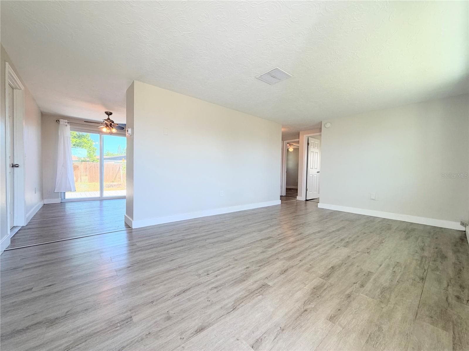 Single Family Residence at 3811 BEECHWOOD DR, HOLIDAY, photo 4 of 14
