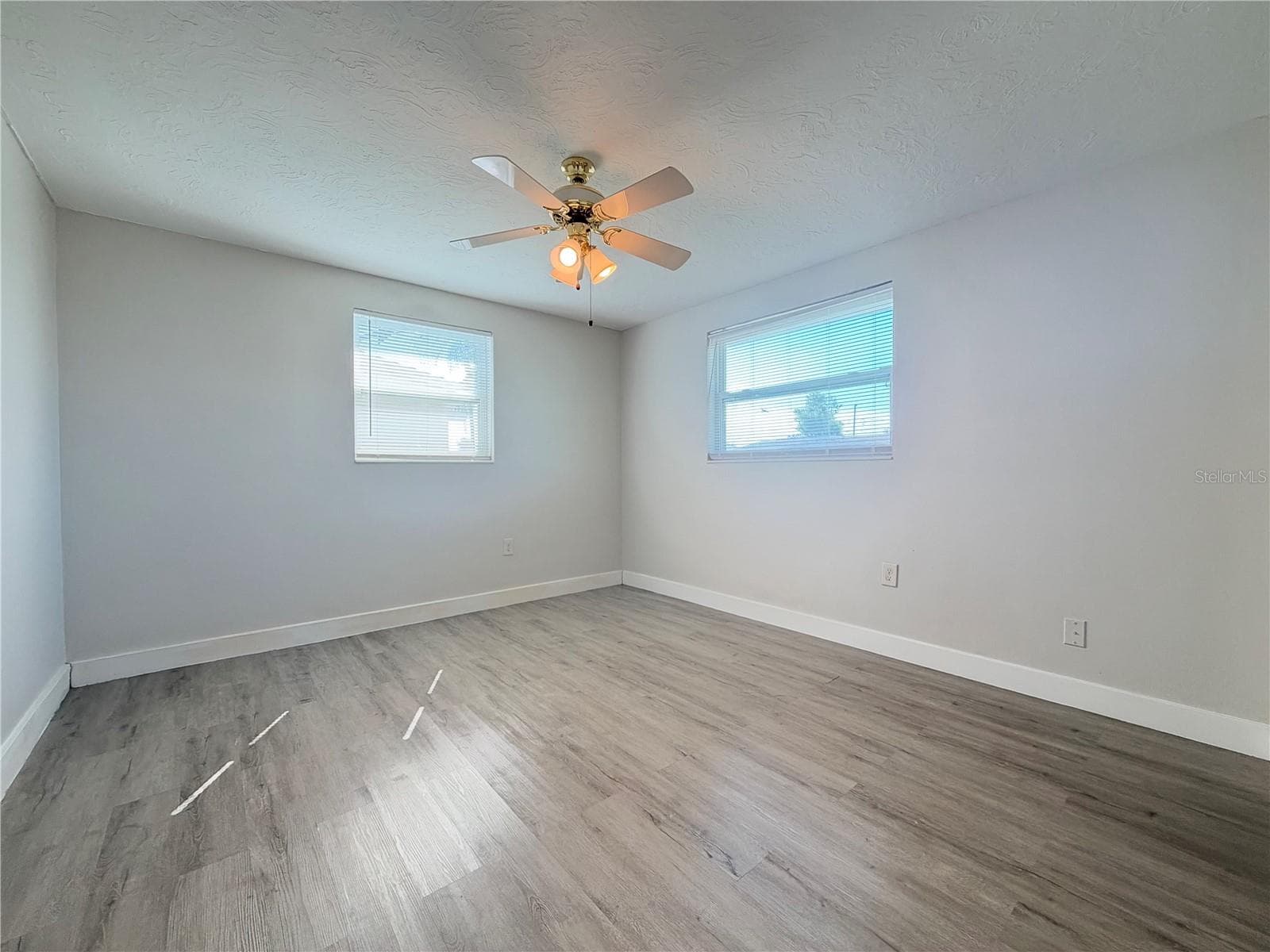 Single Family Residence at 3811 BEECHWOOD DR, HOLIDAY, photo 8 of 14