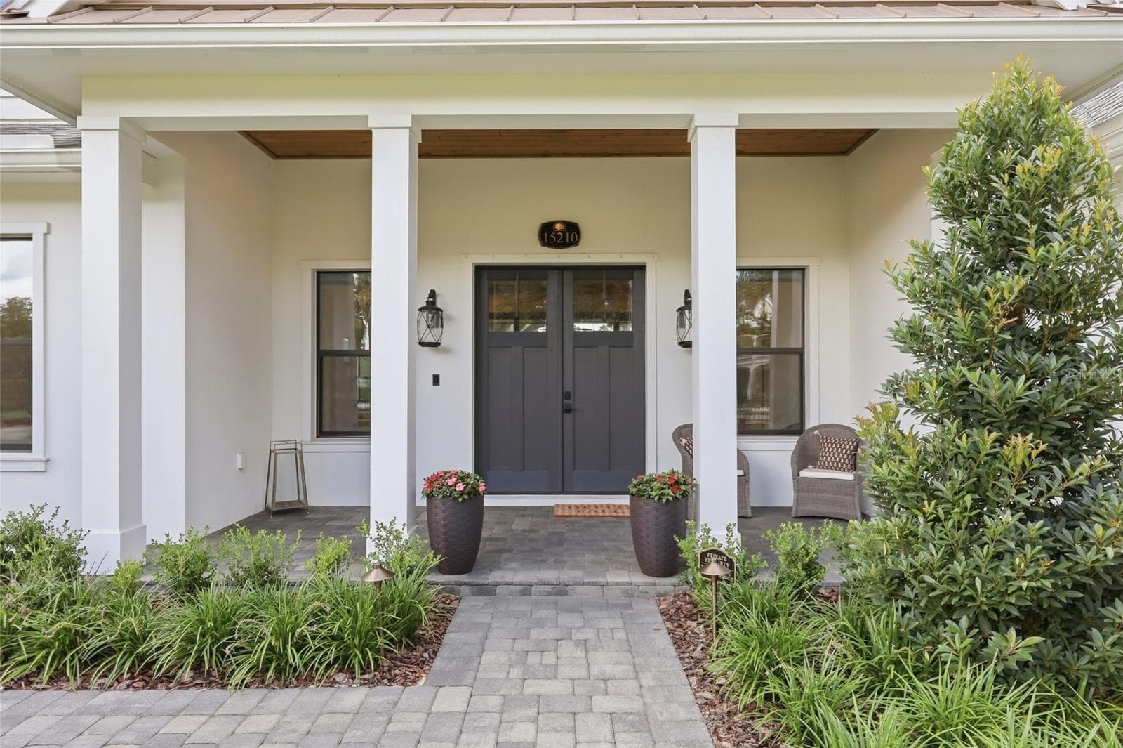 Single Family Residence at 15210 E OAKLAND AVE, WINTER GARDEN, photo 3 of 49