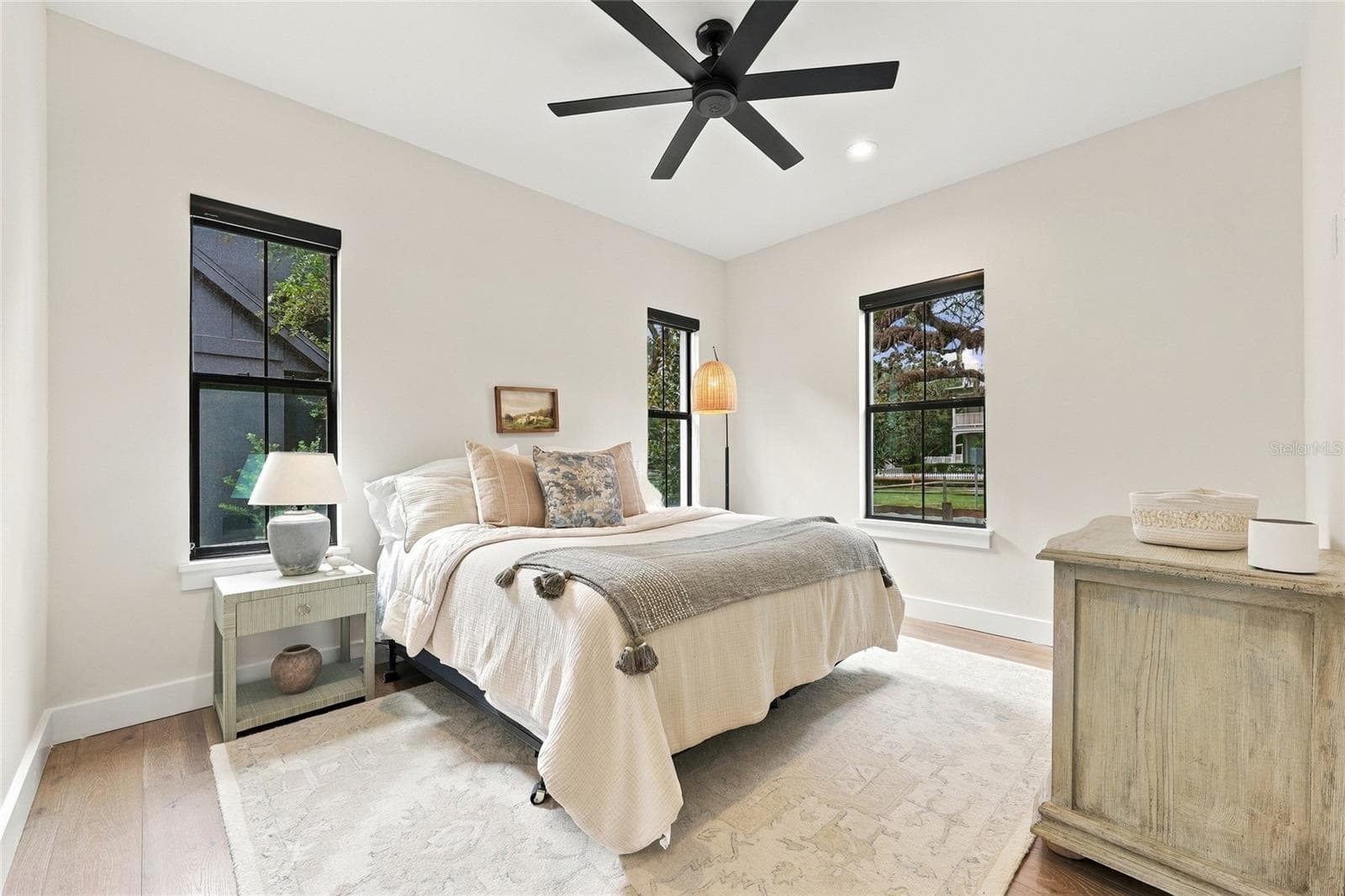 Single Family Residence at 15210 E OAKLAND AVE, WINTER GARDEN, photo 28 of 49