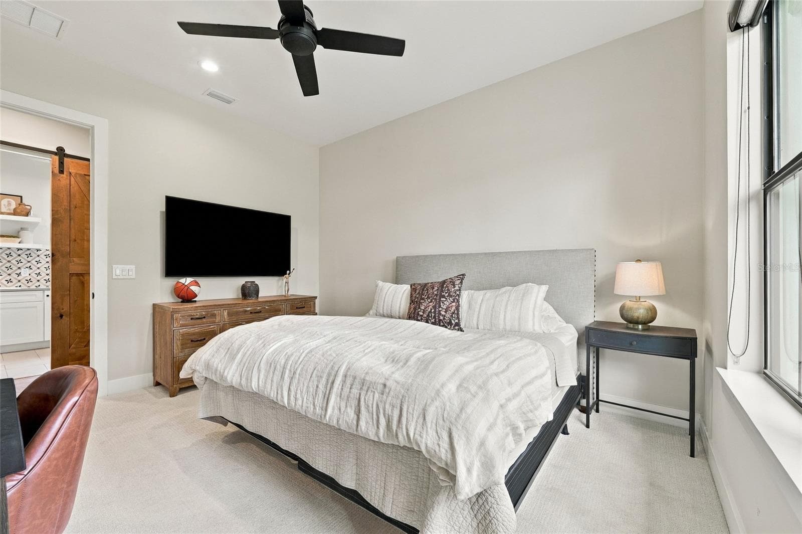 Single Family Residence at 15210 E OAKLAND AVE, WINTER GARDEN, photo 35 of 49