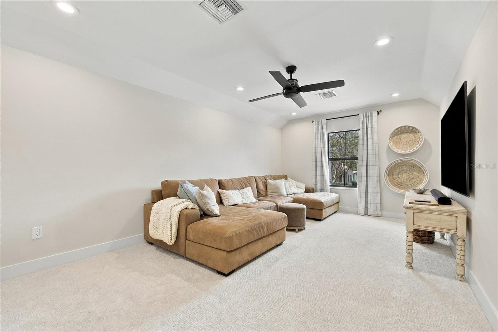 Single Family Residence at 15210 E OAKLAND AVE, WINTER GARDEN, photo 38 of 49